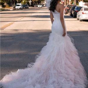 Pronovias x Ashley graham tulle wedding dress. Dry cleaned. Wedding dress sz 6.